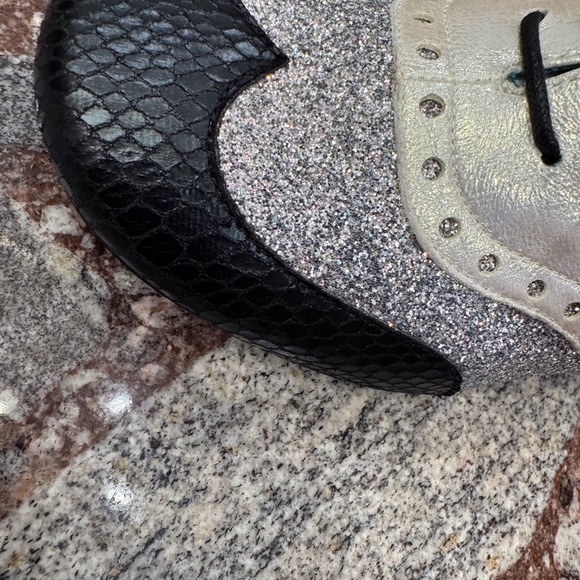 POETIC LICENCE - Picture 5 of 5